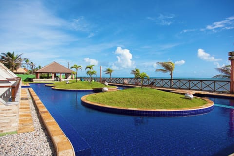 2 outdoor pools