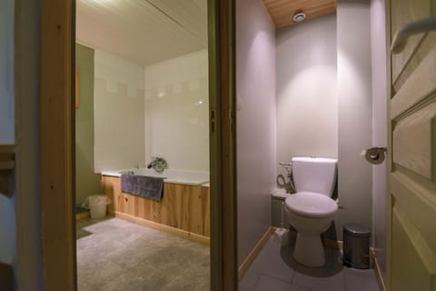 Family Room | Bathroom | Towels