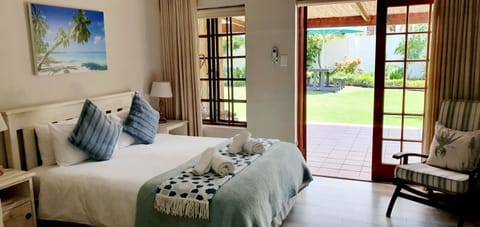 Family Room (7) | In-room safe, desk, laptop workspace, blackout drapes