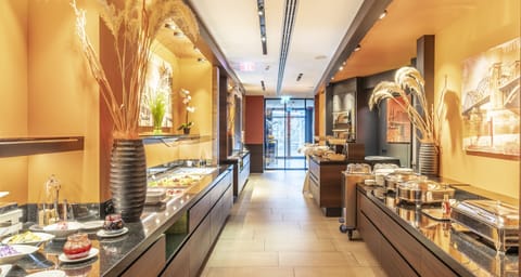 Daily buffet breakfast (EUR 19 per person)