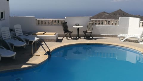 Outdoor pool, pool umbrellas
