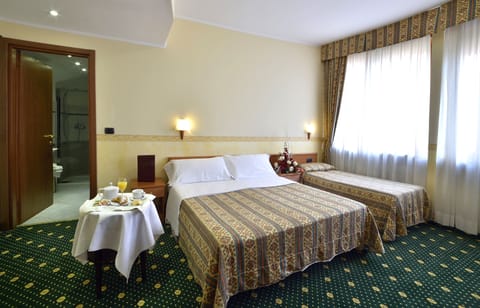 Premium bedding, minibar, desk, soundproofing