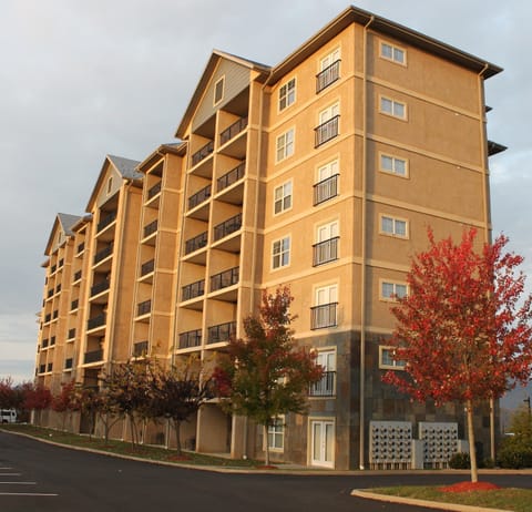 An outside picture of the beautiful condo that will be your home away from home.
