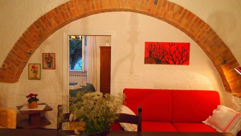 House, 2 Bedrooms | Living area