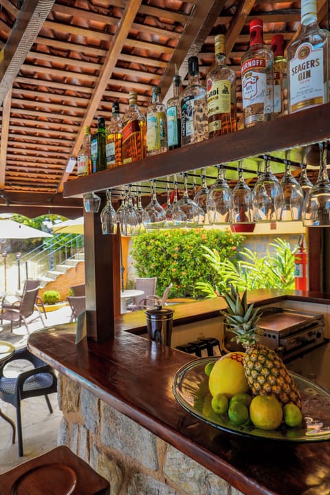 Poolside bar