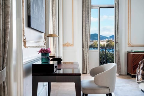 Presidential Suite, 1 Bedroom | Premium bedding, down comforters, pillowtop beds, minibar