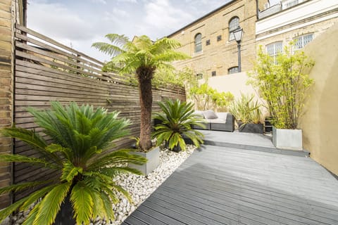 Quiet Tropical Garden