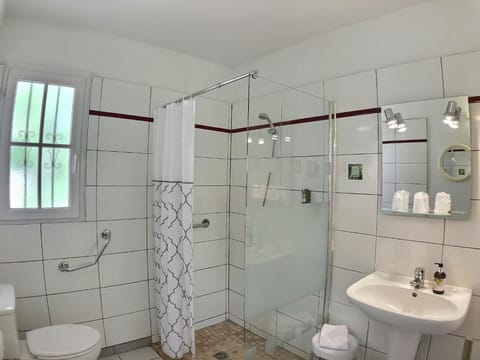 Shower, free toiletries, hair dryer, towels