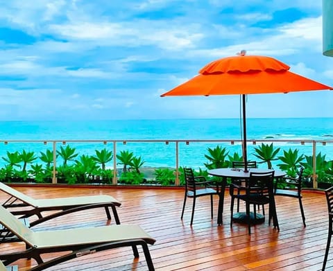 Outdoor pool, sun loungers