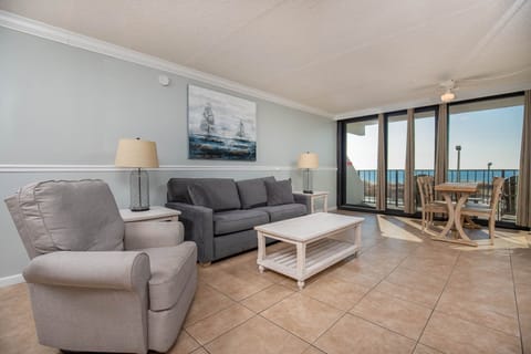 Island Winds East 109 Gulf Shores, Alabama, beach front, 2 bedroom condominium