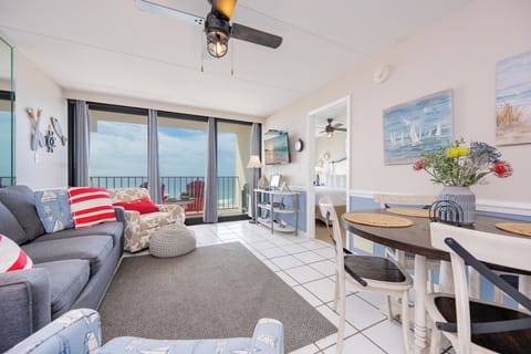 Island Winds East 707 Gulf Shores, Alabama, beach front, 2 bedroom condominium on the 7th floor