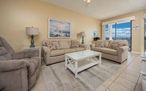 Phoenix East 1408, Orange Beach, Alabama, beach front, 1 bedroom condominium on the 14th floor