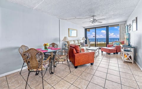 Island Winds East 209 Gulf Shores, Alabama, beach front, 2 bedroom condominium on the 2nd floor