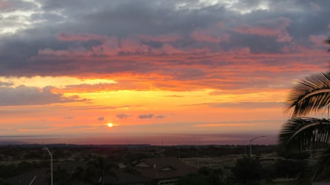 Another beautiful Waikoloa Sunset. 
Where's the Mai Tai?
