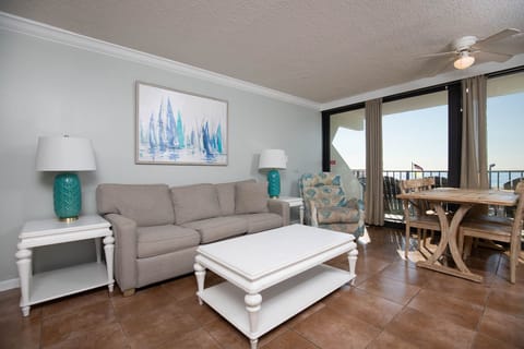 Island Winds East 107 Gulf Shores, Alabama, beach front, 2 bedroom condominium