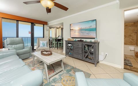 Phoenix II 2086, Orange Beach, Alabama, beach front, 1 bedroom condominium on the 8th floor