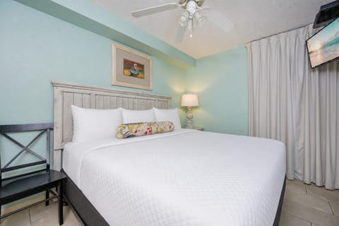 Phoenix All Suites Hotel 206, Gulf Shores, Alabama, beach front, 1 fully equipped hotel suite on the 2nd floor