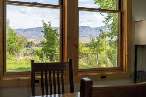 Family House, Mountain View | WiFi (free), bed sheets
