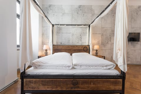 Vintage Studio am Naschmarkt | Iron/ironing board, free WiFi, bed sheets