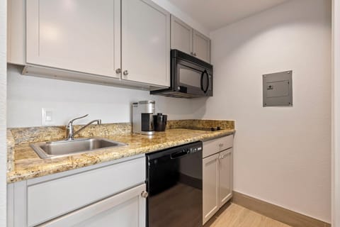 Premium bedding, in-room safe, individually furnished, desk