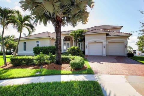 Welcome to 1299 Martinique