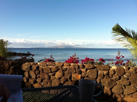 Have your morning coffee on your private lanai.
Renovation completed Oct 2017