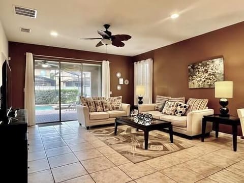 Spacious living designed for relaxing together!