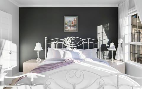 Gorgeous Master with ocean views & French doors out to large private patio