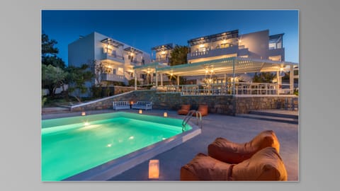 Seasonal outdoor pool, pool umbrellas, sun loungers