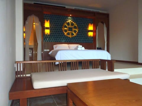 Deluxe Room with Ocean View  | Desk, soundproofing, free WiFi, bed sheets
