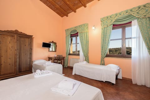 Desk, bed sheets, wheelchair access