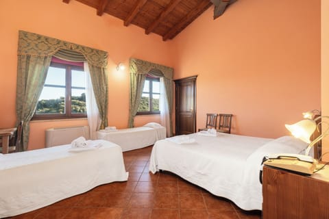 Desk, bed sheets, wheelchair access