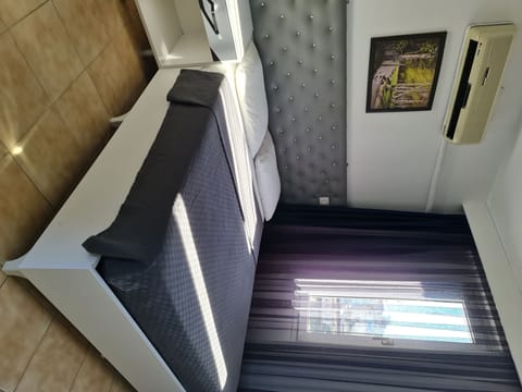 Classic Studio Suite | Iron/ironing board, free WiFi, bed sheets