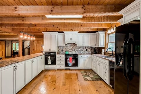 Large open concept kitchen with all cooking essentials included