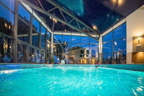 Indoor pool, sun loungers