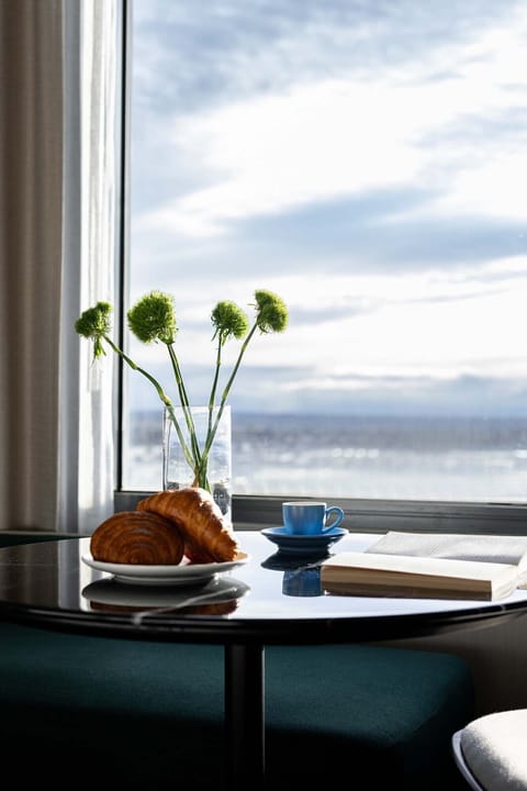 Minibar, in-room safe, desk, blackout drapes