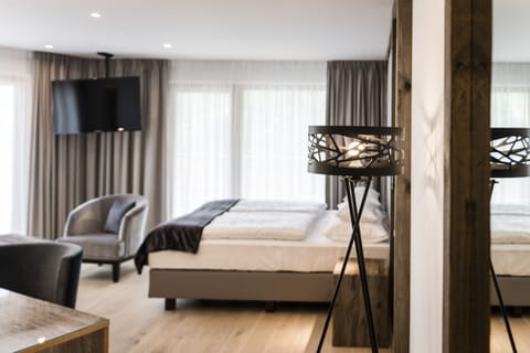 Deluxe Junior Suite | Premium bedding, in-room safe, desk, soundproofing