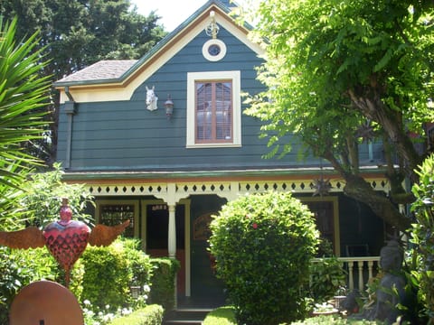SAN FRANCISCO 1883 CARRIAGE HOUSE
UNIQUE PROPERTY IN THIS BEAUTIFUL CITY
