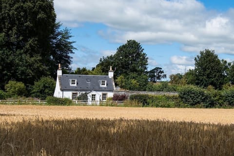 Garden Cottage, Teviot Bank - a quintessential country cottage surrounded by beautiful countryside