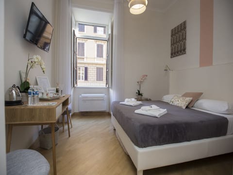 In-room safe, desk, soundproofing, iron/ironing board