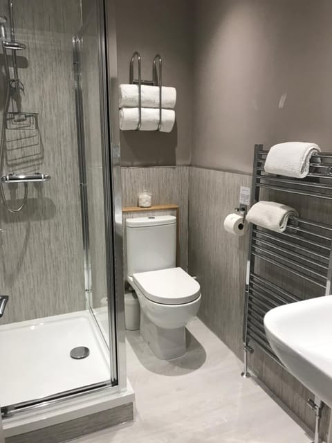 Free toiletries, hair dryer, bathrobes, towels