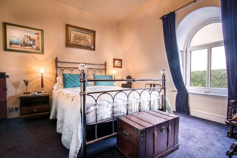 Classic Double Room, Ensuite (Attic) | Premium bedding, in-room safe, soundproofing, iron/ironing board