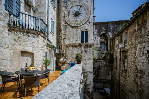 Deluxe Apartment, 2 bedrooms (at address Ispod ure 3) | Balcony