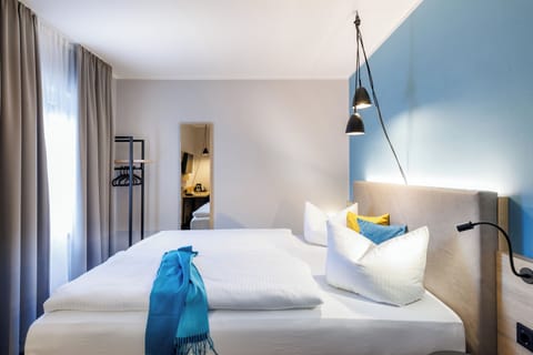 Classic Double Room | Minibar, in-room safe, desk, free WiFi