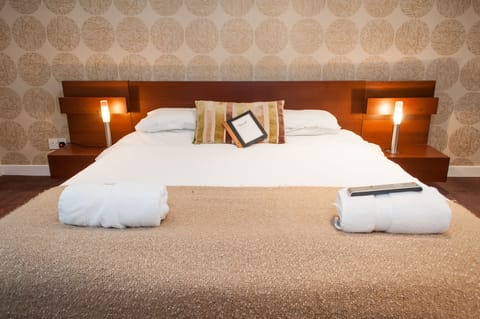 Family Double Room, 1 King Bed with Sofa bed | 1 bedroom, desk, iron/ironing board, free WiFi