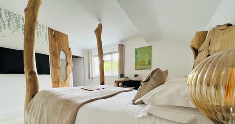 Double Room (Rhinefield - Four Poster Bed) | In-room safe, individually decorated, desk, iron/ironing board