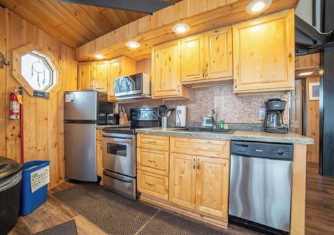 Villa #4- Dream Catcher | Private kitchen | Full-size fridge, microwave, oven, stovetop