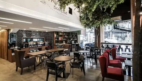 Lobby lounge