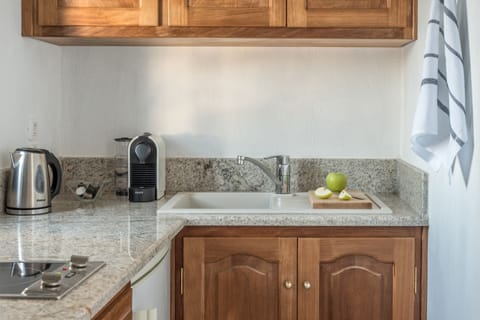 Suite, Outdoor Jetted Tub, Caldera View (Captain's) | Private kitchen | Espresso maker, electric kettle