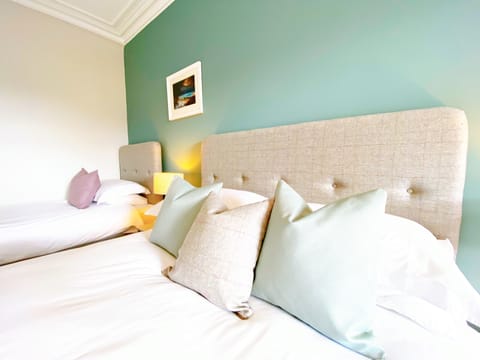 Family Room (2 Adults + 2 Children) | Free WiFi